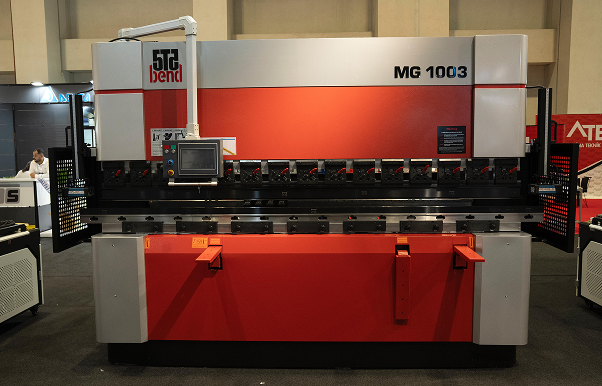 Endüstri 4.0 altyapısına tam uyumlu çözümlerle, üretim süreçlerine hız, hassasiyet ve esneklik katıyor; sanayiye yön veren teknolojik bir öncü olarak konumlanıyoruz.